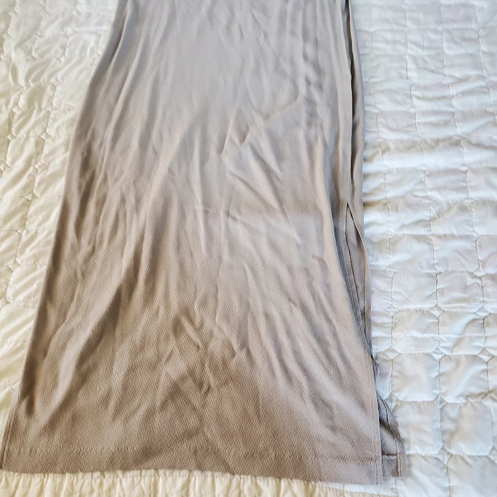 Dress - Picture 2 of 10